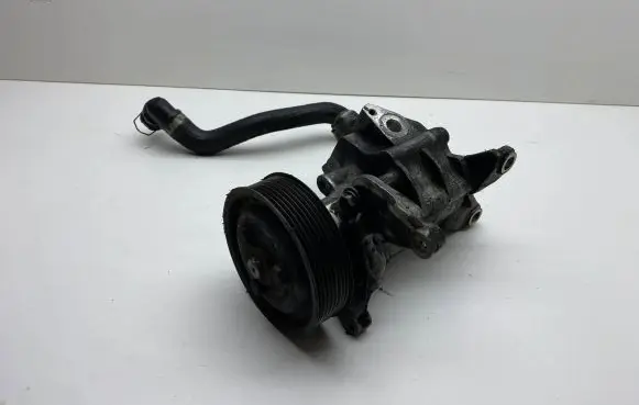 BMW X5 E70 Power steering pump 6796453 679645303