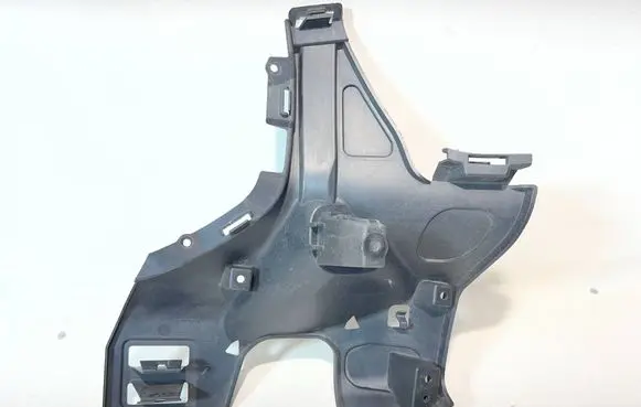 Volvo XC40 Front bumper mounting bracket 31449363