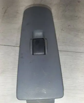 Mitsubishi Colt Electric window control switch 8608a077