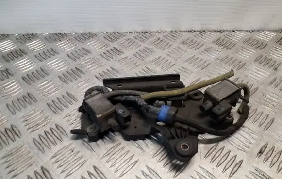 Audi A4 S4 B5 8D Vacuum valve 078133365B