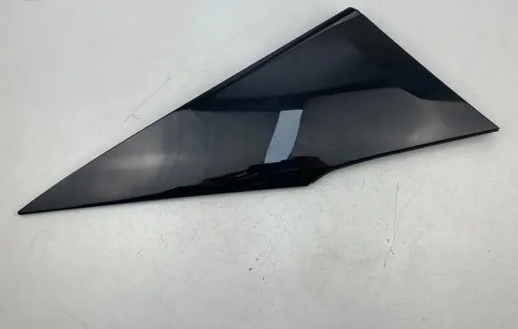 Rear fender molding trim