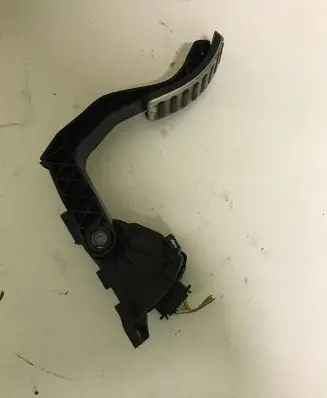 Volkswagen Phaeton Accelerator throttle pedal 3D1721503L