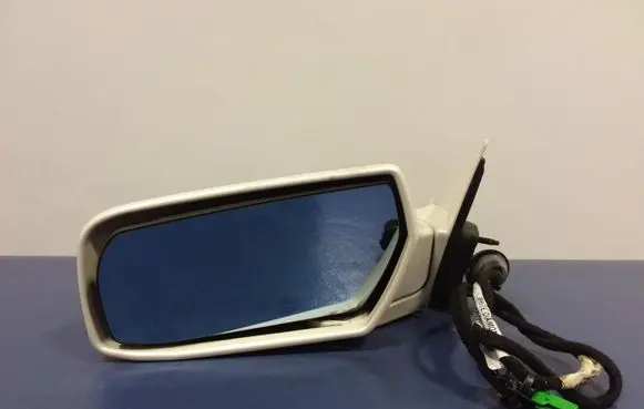 Cadillac CTS Front door electric wing mirror 