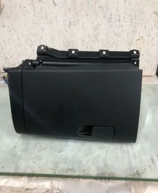 Nissan Qashqai J12 Glove box 681026un0a