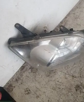 Toyota Avensis T250 Headlight/headlamp