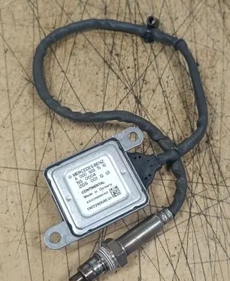 Mercedes-Benz ML W166 Lambda probe sensor A0009051512