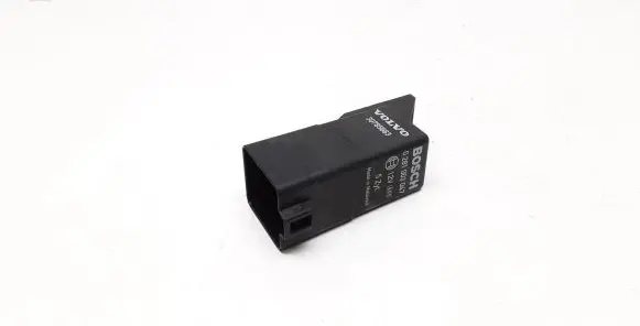 Volvo XC60 Glow plug pre-heat relay 30785663 0281003047