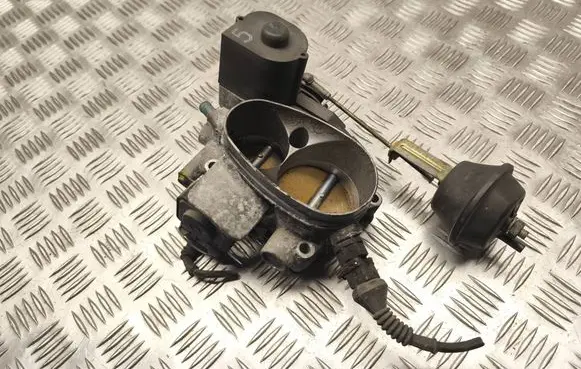 Audi A8 S8 D2 4D Throttle valve 078133154 0280120431 811907327B