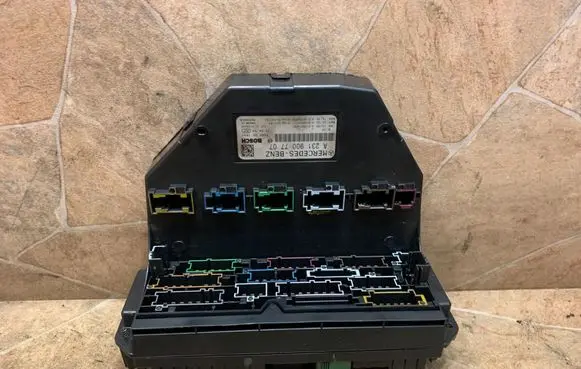 Mercedes-Benz E W212 Fuse module A2319007707