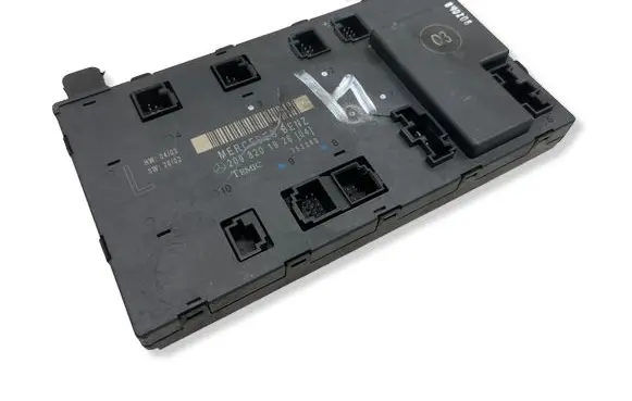 Mercedes-Benz CLK A209 C209 Door control unit/module 2098201926