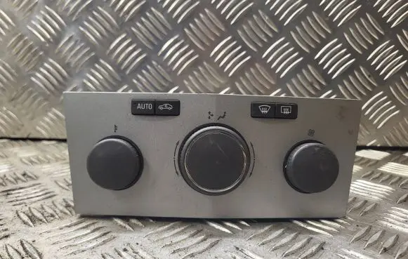 Opel Zafira B Climate control unit 0AM7508C68
