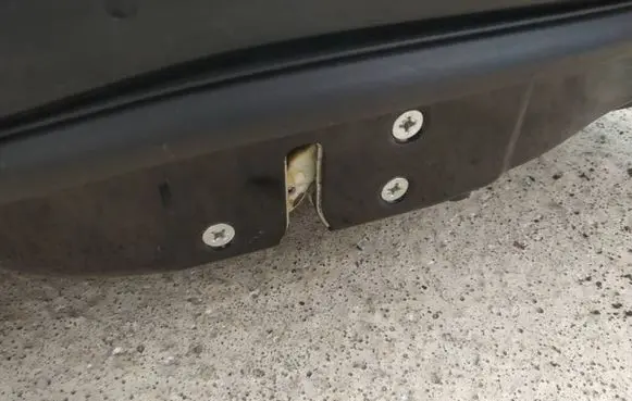 Honda CR-V Front door lock