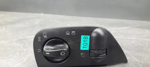 Volkswagen Polo VI Fog light switch 6n1941531j