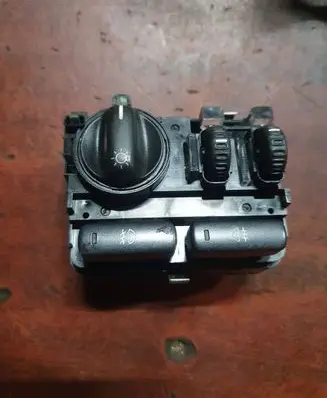 Volvo XC90 Light switch 30739304 MG403200201 06W40E04