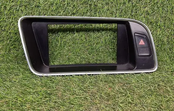 Audi Q5 SQ5 Radio/GPS head unit trim 8R1857186P