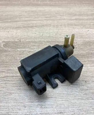 Opel Insignia A Turbo solenoid valve 55573362