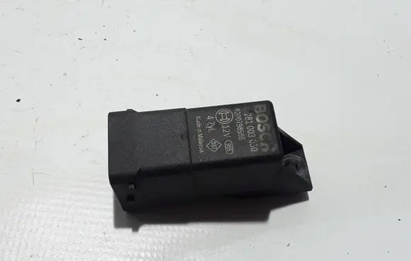 Opel Vivaro Glow plug pre-heat relay 8200798585