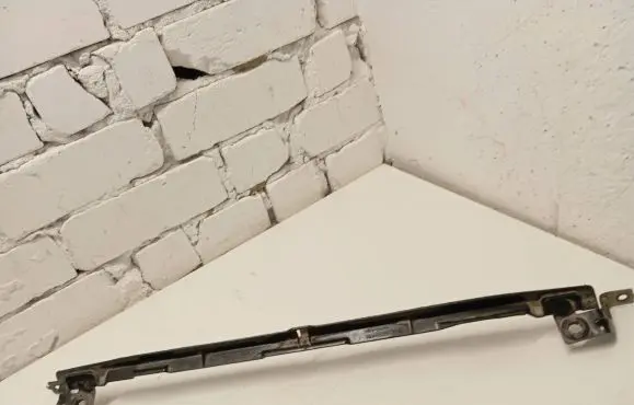 Radiator mount bracket