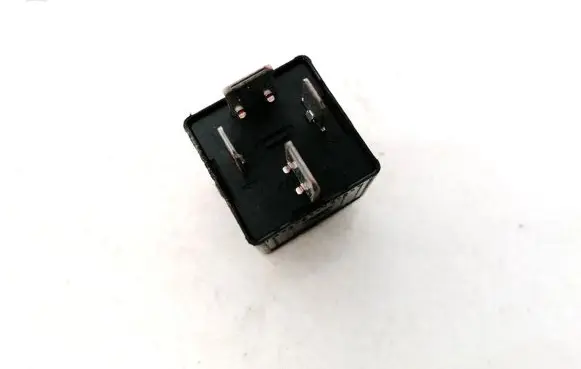 BMW 5 E60 E61 Other relay 61366901469 v23136-j6-x48