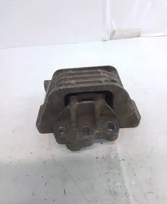 Engine mount bracket