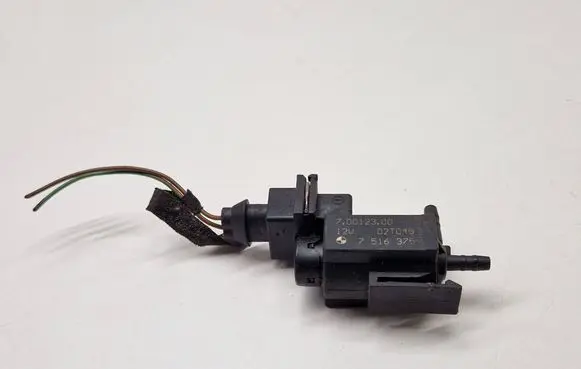 BMW 7 E65 E66 Turbo solenoid valve 7516375