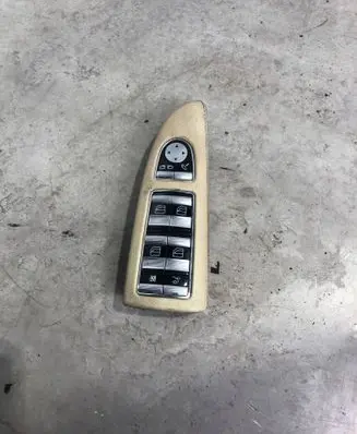 Mercedes-Benz S W221 Electric window control switch A2218213751 P0103491