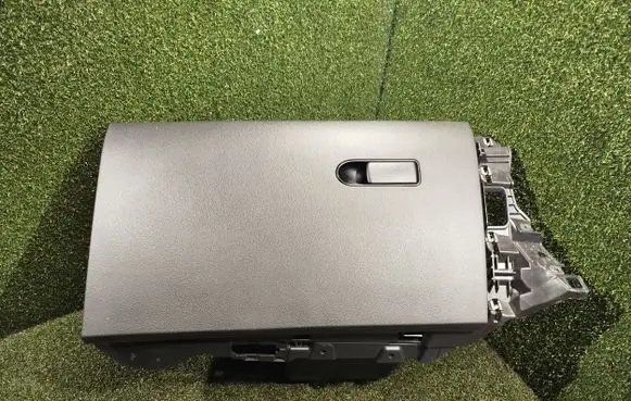 Renault Kangoo III Glove box 681082396R 243130669R A4206895300