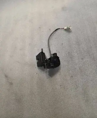 Toyota Corolla Verso E121 Tailgate/trunk/boot lock/catch/latch 101528