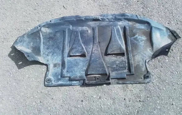 Engine splash shield/under tray