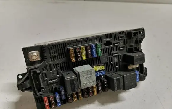 Mercedes-Benz E W211 Fuse module 2115454201