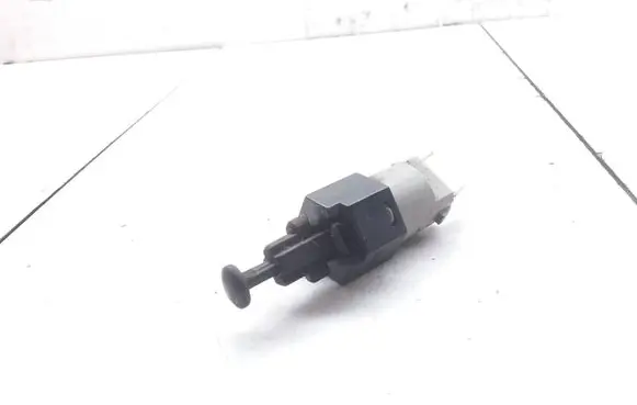 Land Rover Freelander Brake pedal sensor switch XKB100080