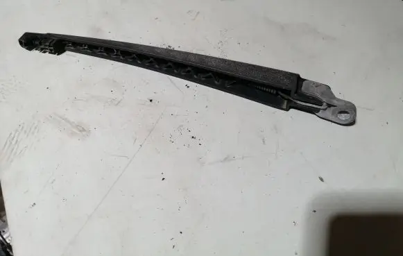 Peugeot 207 Rear wiper blade arm