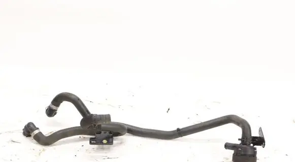 Engine coolant pipe/hose