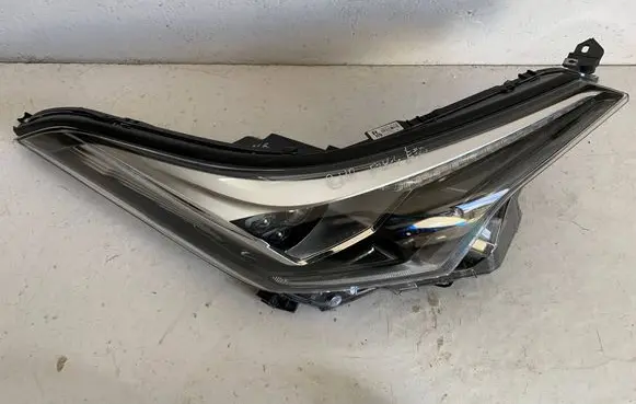 Toyota C-HR I Headlight/headlamp 81110F4170