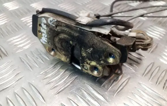 Mitsubishi Pajero Front door lock 