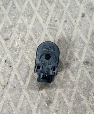 Lexus GS 300 350 430 450H Horn signal 8974748020 0689803840