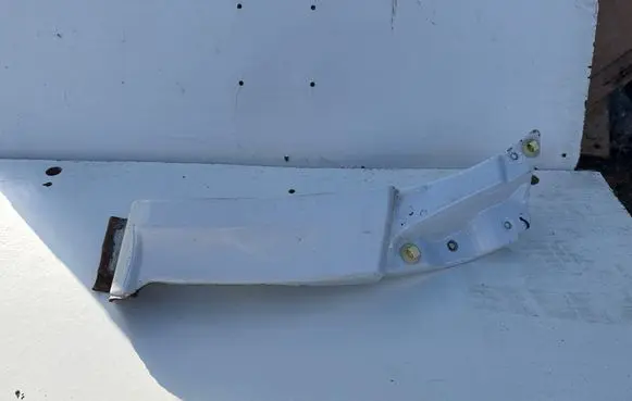 Mercedes-Benz Sprinter W906 Fender end trim 