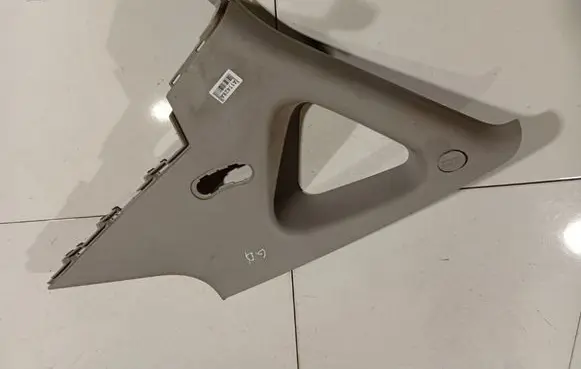 Hyundai i30 (D) pillar trim (bottom)
