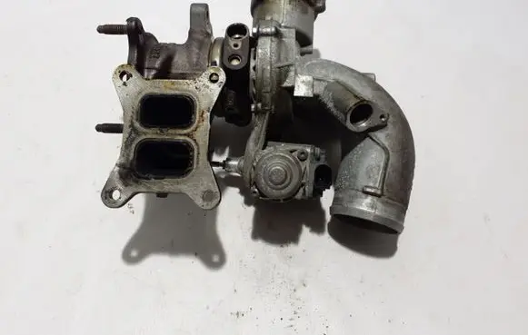 Audi A5 8T 8F Turbo 06L145701J