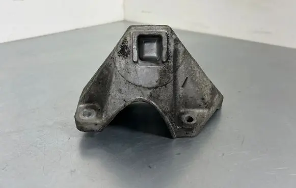 BMW 5 F10 F11 Engine mounting bracket