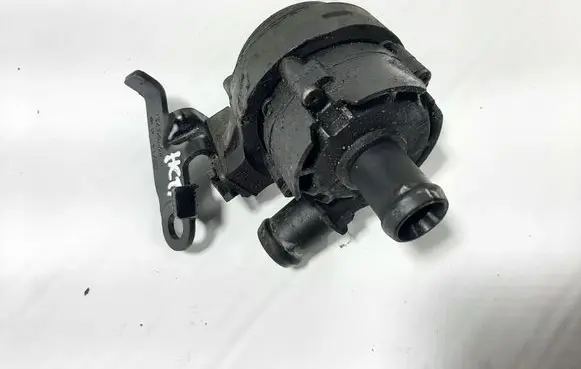 Seat Leon (5F) Electric auxiliary coolant/water pump 5G0965567