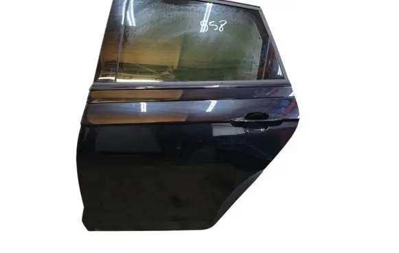 Volkswagen Taigo Rear door