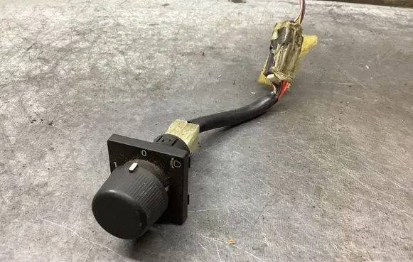 Opel Frontera A Headlight level height control switch 03078514 91145061