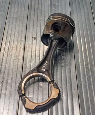 Mercedes-Benz R W251 Piston with connecting rod
