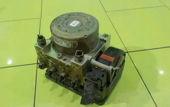 Volkswagen PASSAT B8 ABS Pump 5Q0614517DH