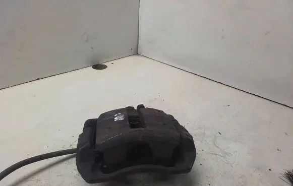 Mercedes-Benz B W245 Front brake caliper