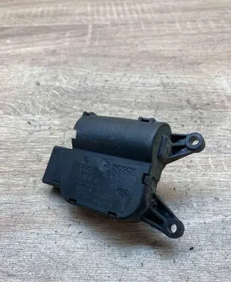 Audi A4 S4 B7 8E 8H Air flap motor/actuator 8E1820511B 0132801303