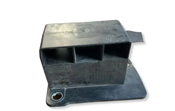 Renault Zoe Front bumper mounting bracket 620921582R