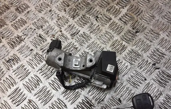 Toyota Avensis T250 Ignition lock 450200504