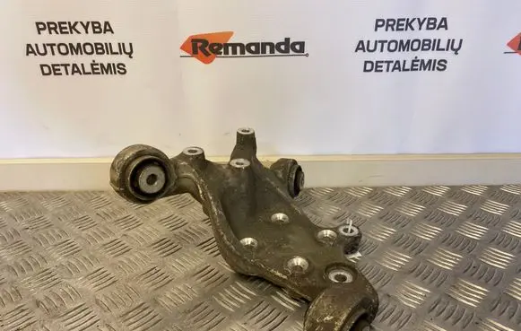 Rear wheel hub
